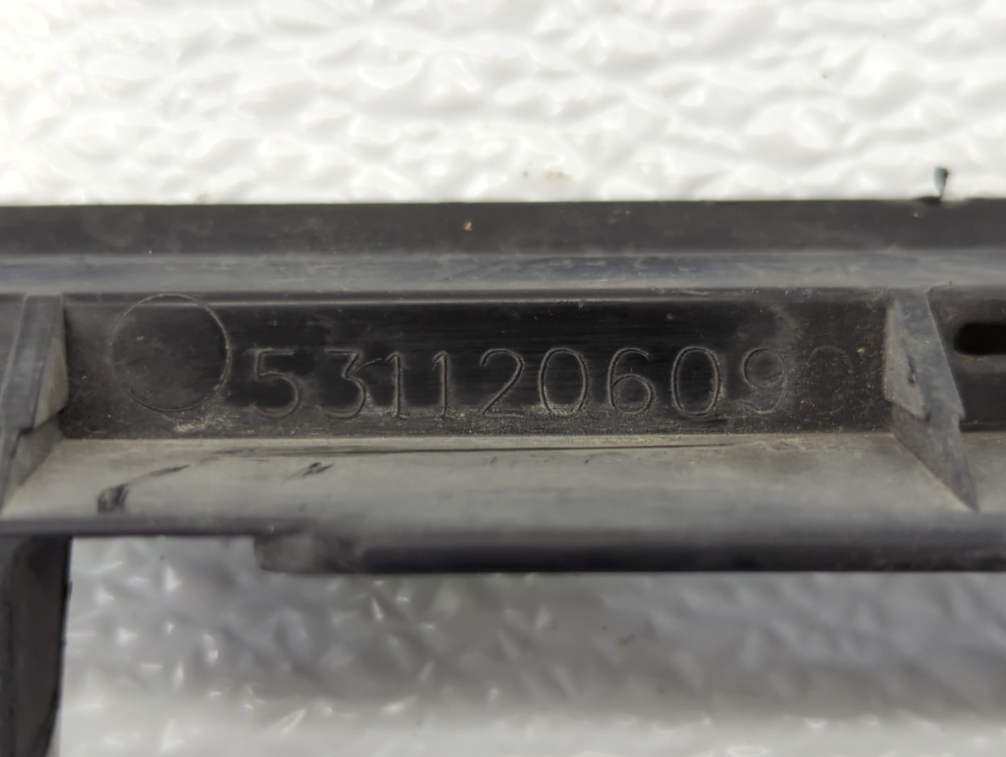 2010-2011 Toyota Camry Front Grille Bumper Not Included - Oemusedautoparts1.com