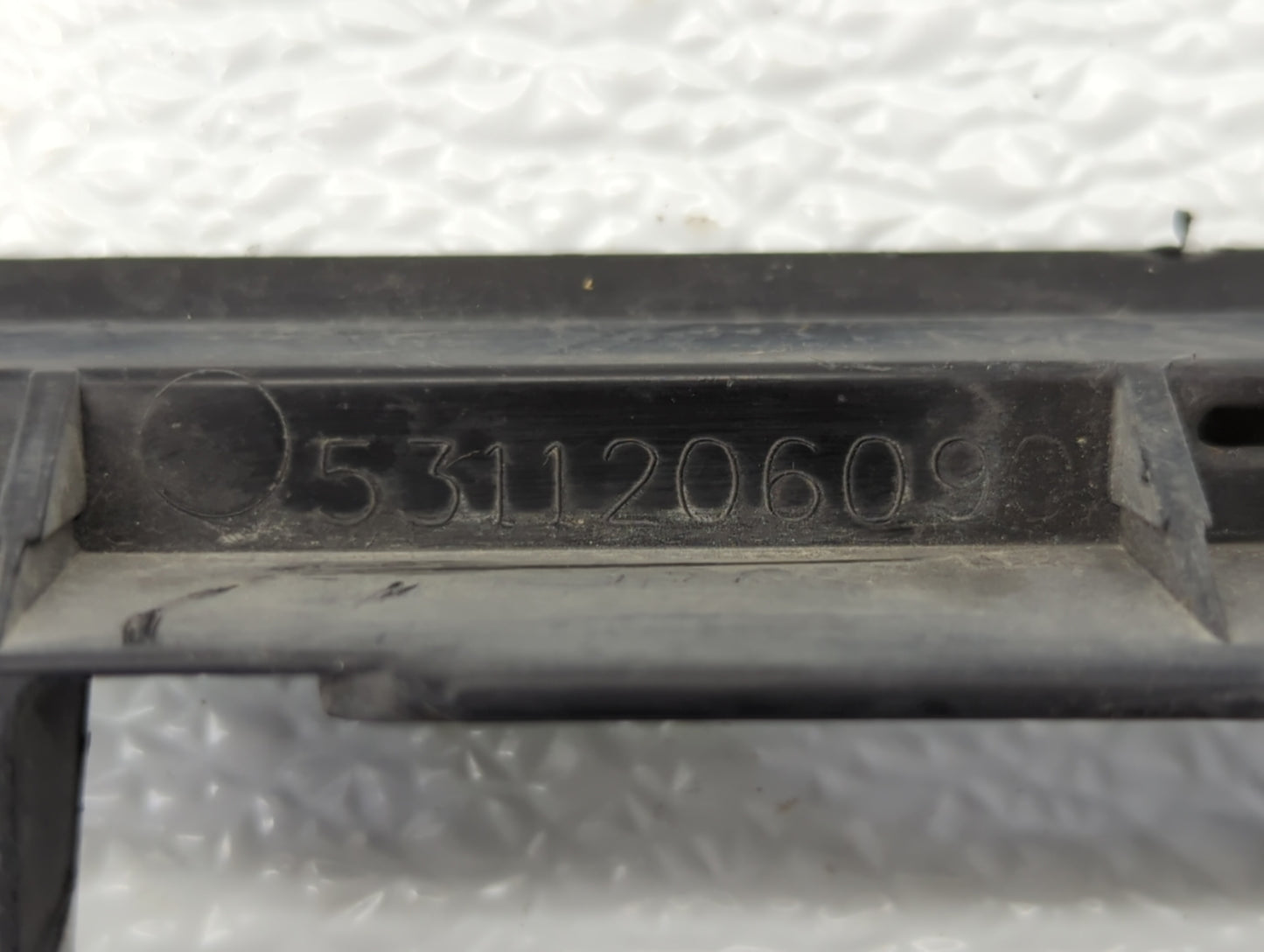 2010-2011 Toyota Camry Front Grille Bumper Not Included - Oemusedautoparts1.com