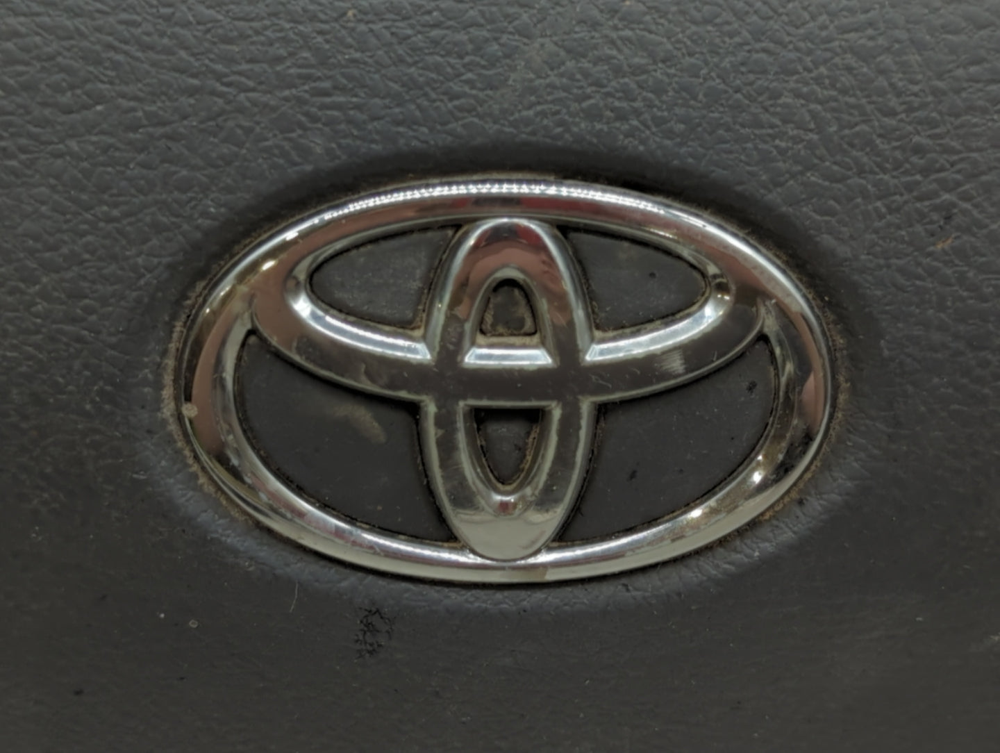2007-2011 Toyota Camry Air Bag Driver Left Steering Wheel Mounted Fits Fits 2007 2008 2009 2010 2011 OEM Used Auto Parts - O