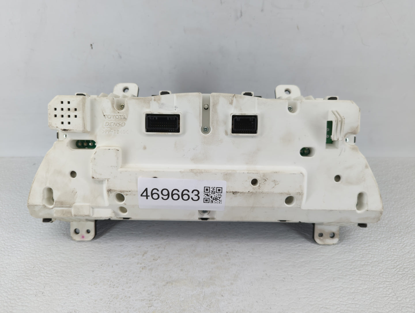 2010-2011 Toyota Camry Instrument Cluster Speedometer Gauges P/N:83800-06V10-00 Fits Fits 2010 2011 OEM Used Auto Parts - Oe