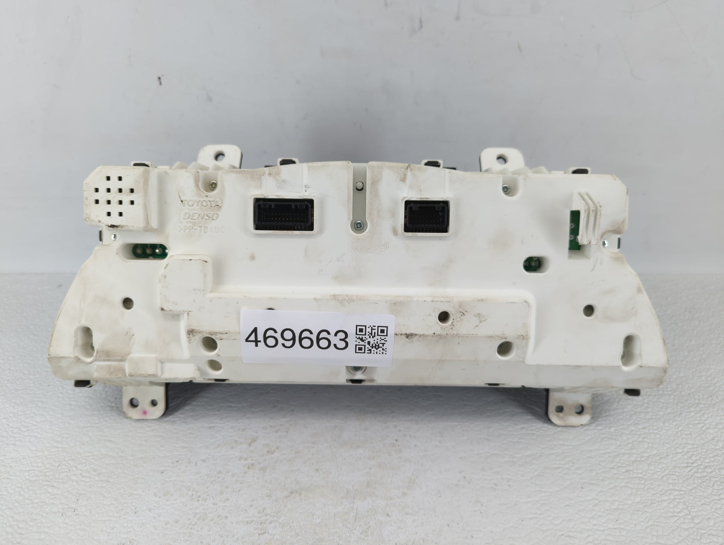 2010-2011 Toyota Camry Instrument Cluster Speedometer Gauges P/N:83800-06V10-00 Fits Fits 2010 2011 OEM Used Auto Parts - Oe