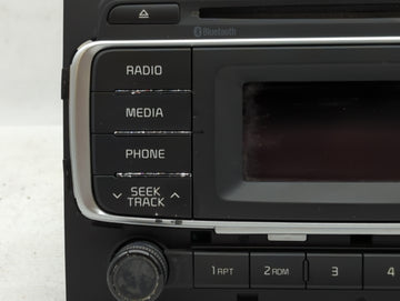2010-2011 Toyota Camry Radio AM FM Cd Player Receiver Replacement P/N:96170-1W960CA 86120-06480 Fits Fits 2010 2011 OEM Used Auto Parts