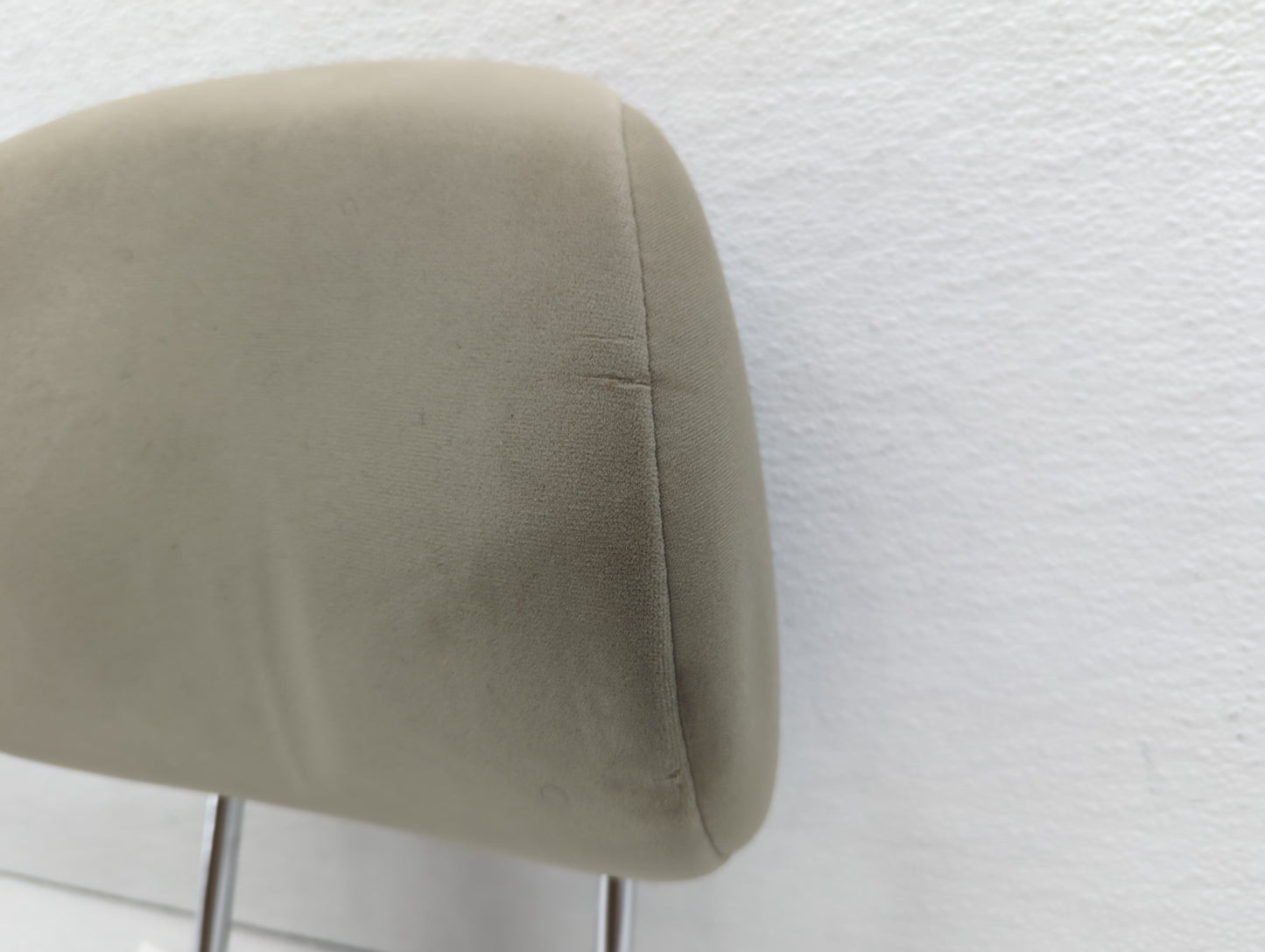 2010-2011 Toyota Camry Headrest Head Rest Front Driver Passenger Seat - Oemusedautoparts1.com