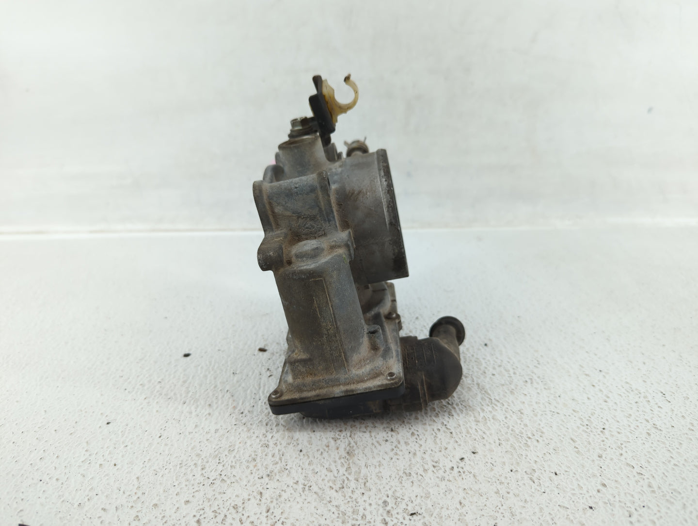 2010-2017 Toyota Camry Throttle Body P/N:22030-0V010 Fits Fits 2009 2010 2011 2012 2013 2014 2015 2016 2017 2018 2019 OEM Us