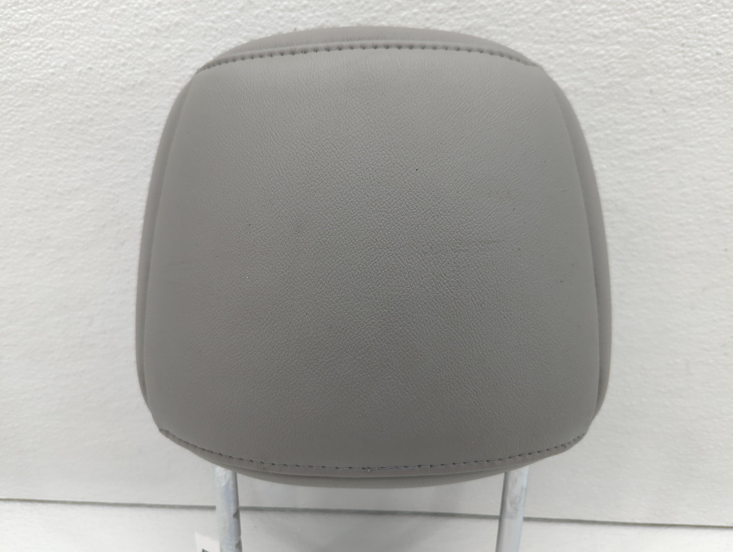 2010-2011 Toyota Camry Headrest Head Rest Front Driver Passenger Seat - Oemusedautoparts1.com