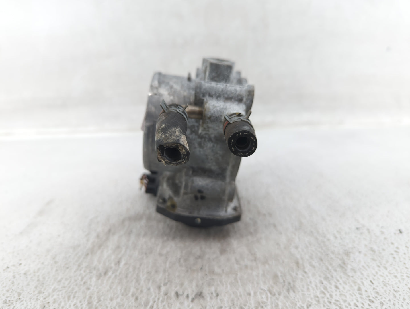 2010-2017 Toyota Camry Throttle Body P/N:22030-0V010 Fits Fits 2009 2010 2011 2012 2013 2014 2015 2016 2017 2018 2019 OEM Us