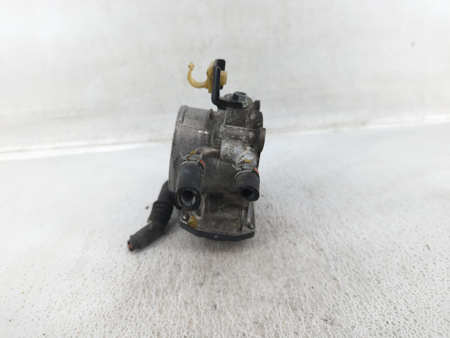2010-2017 Toyota Camry Throttle Body P/N:22030-0V010 Fits Fits 2009 2010 2011 2012 2013 2014 2015 2016 2017 2018 2019 OEM Us