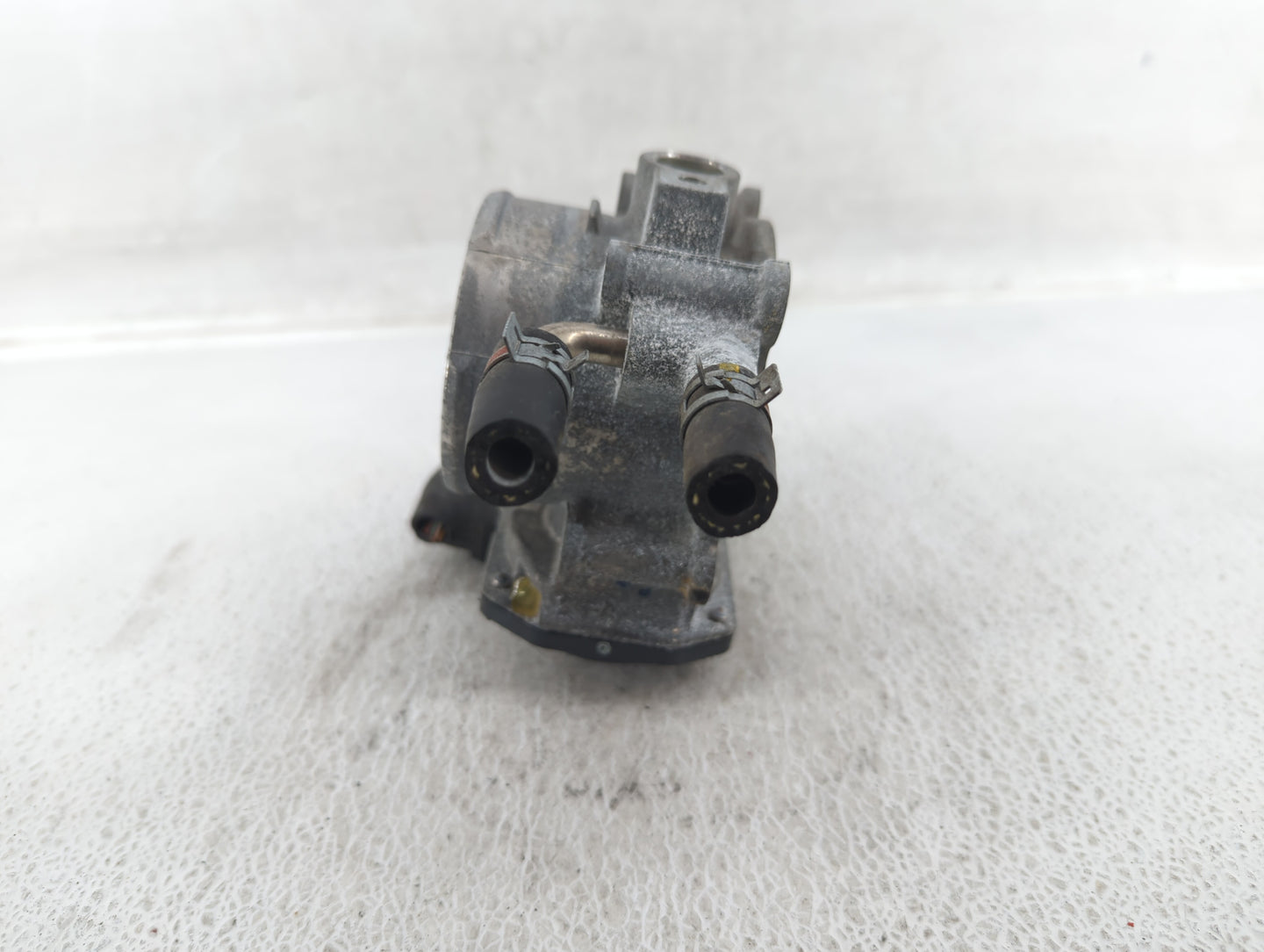 2010-2017 Toyota Camry Throttle Body P/N:22030-0V010 Fits Fits 2009 2010 2011 2012 2013 2014 2015 2016 2017 2018 2019 OEM Us