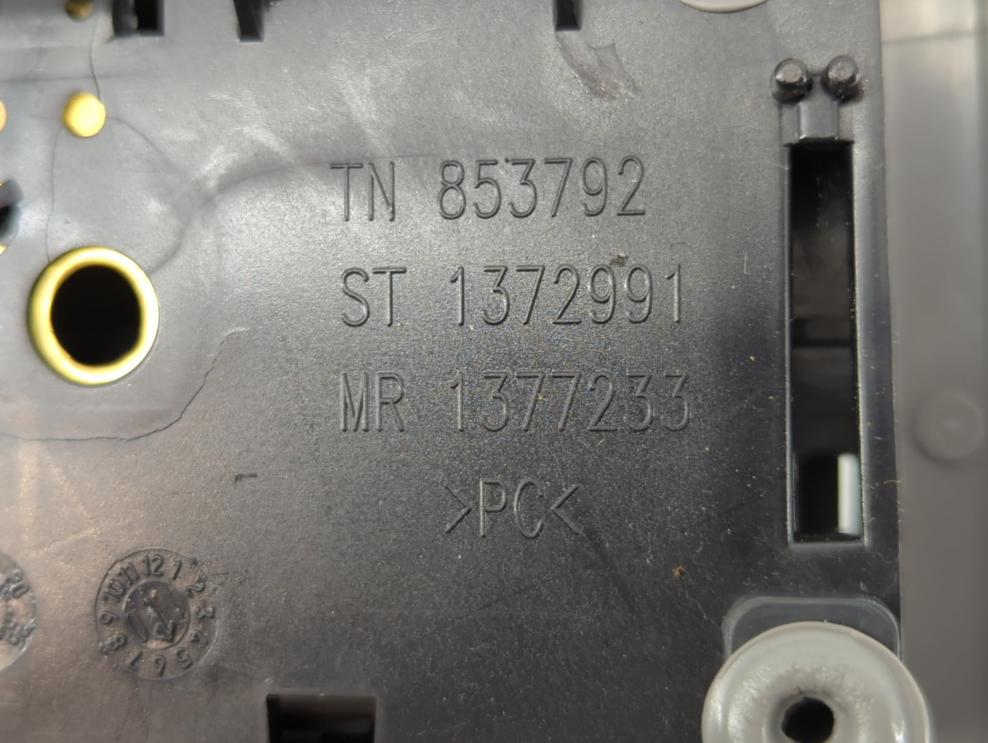 2011 Toyota Camry Overhead Roof Console - Oemusedautoparts1.com