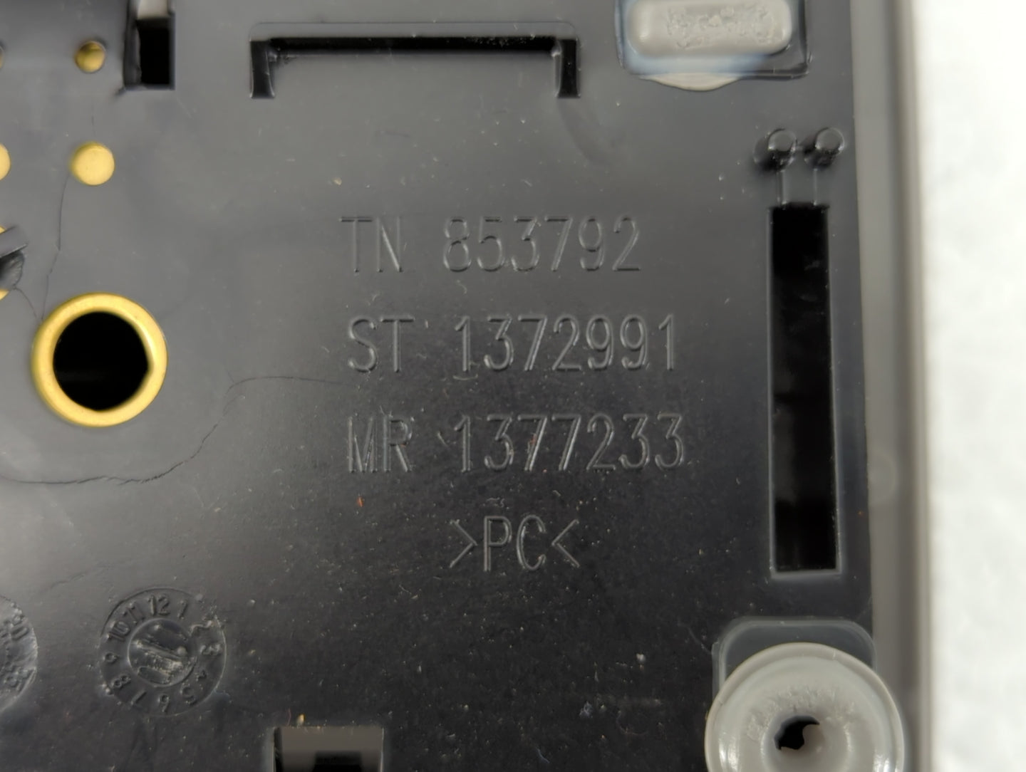 2011 Toyota Camry Overhead Roof Console - Oemusedautoparts1.com