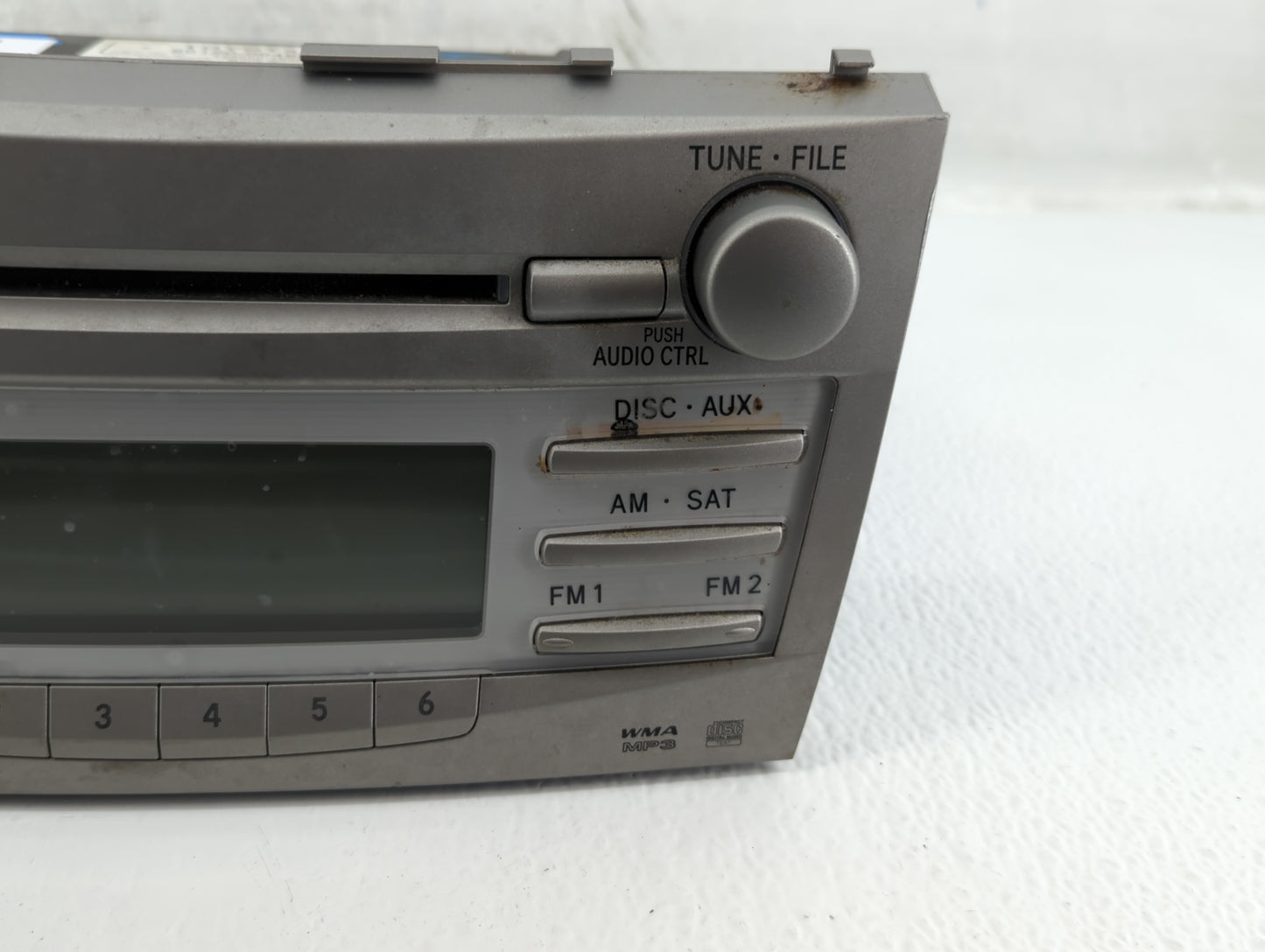 2010-2011 Toyota Camry Radio AM FM Cd Player Receiver Replacement P/N:86120-06480 Fits Fits 2010 2011 OEM Used Auto Parts - 