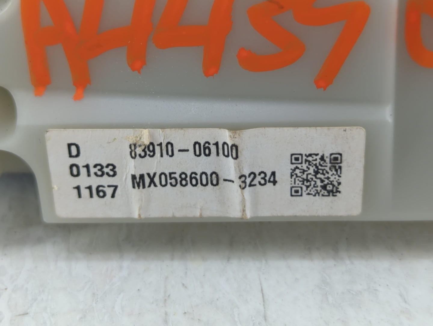 2011 Toyota Camry Digitial Dash Clock P/N:MX058600-3234 83910-06100 Fits OEM Used Auto Parts - Oemusedautoparts1.com