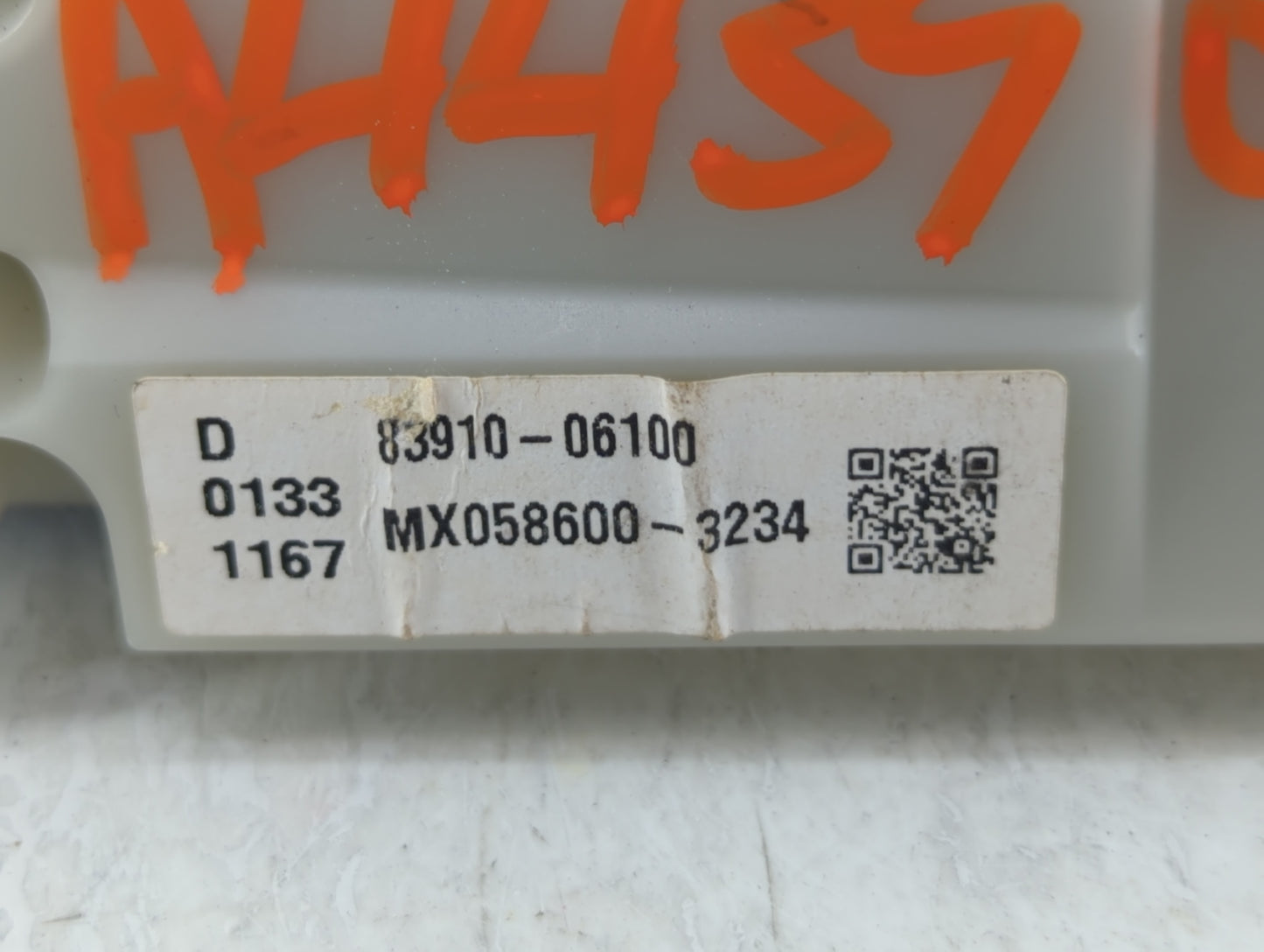 2011 Toyota Camry Digitial Dash Clock P/N:MX058600-3234 83910-06100 Fits OEM Used Auto Parts - Oemusedautoparts1.com