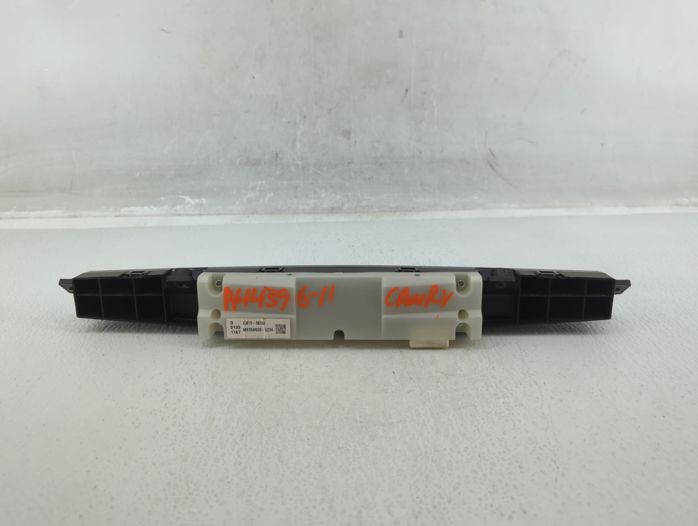 2011 Toyota Camry Digitial Dash Clock P/N:MX058600-3234 83910-06100 Fits OEM Used Auto Parts - Oemusedautoparts1.com