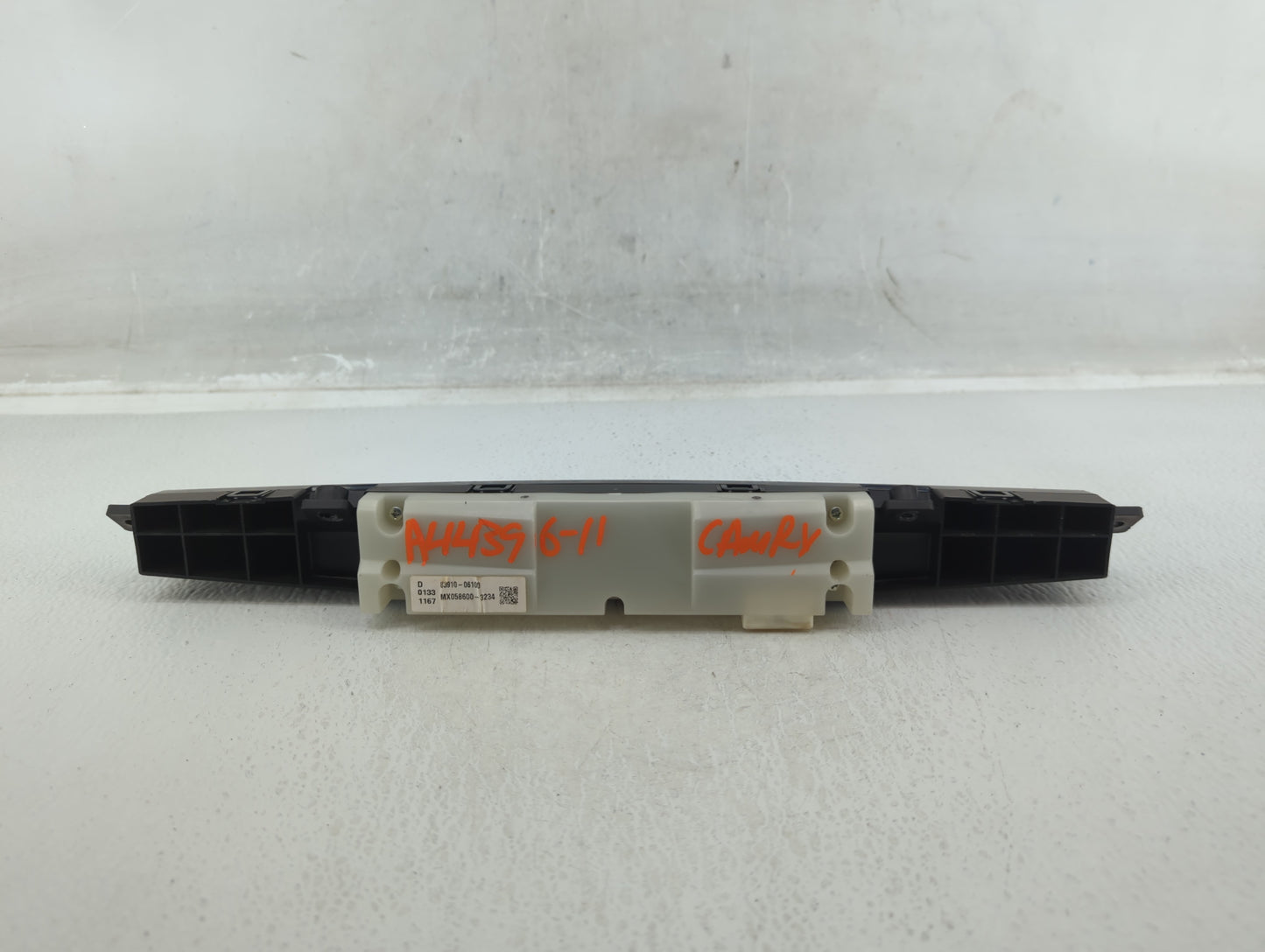 2011 Toyota Camry Digitial Dash Clock P/N:MX058600-3234 83910-06100 Fits OEM Used Auto Parts - Oemusedautoparts1.com