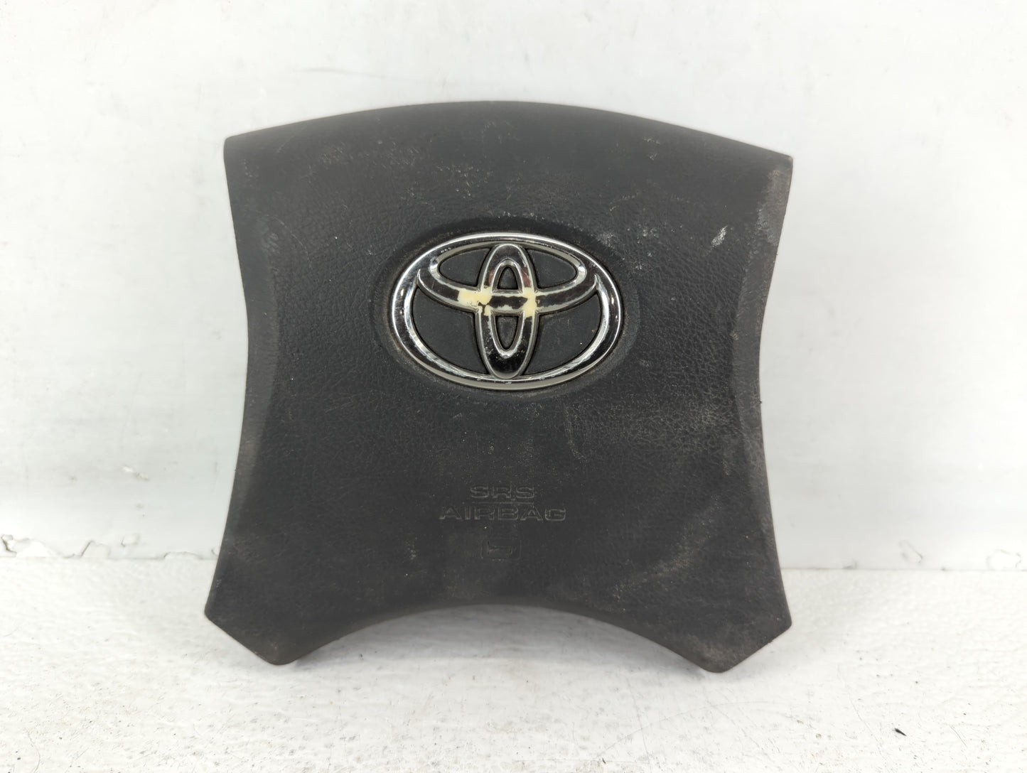 2010-2011 Toyota Camry Air Bag Passenger Right Knee OEM P/N:BAMPT1-1120 Fits Fits 2010 2011 OEM Used Auto Parts - Oemusedaut