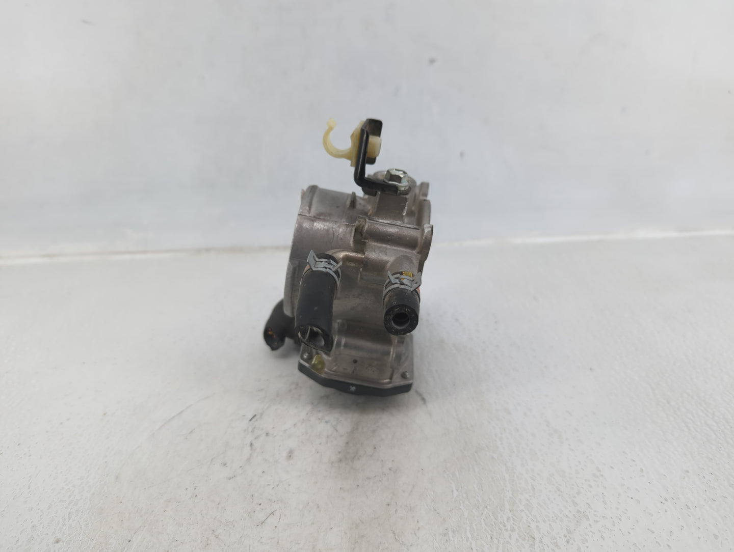 2010-2017 Toyota Camry Throttle Body P/N:22030-0V010 Fits Fits 2009 2010 2011 2012 2013 2014 2015 2016 2017 2018 2019 OEM Us