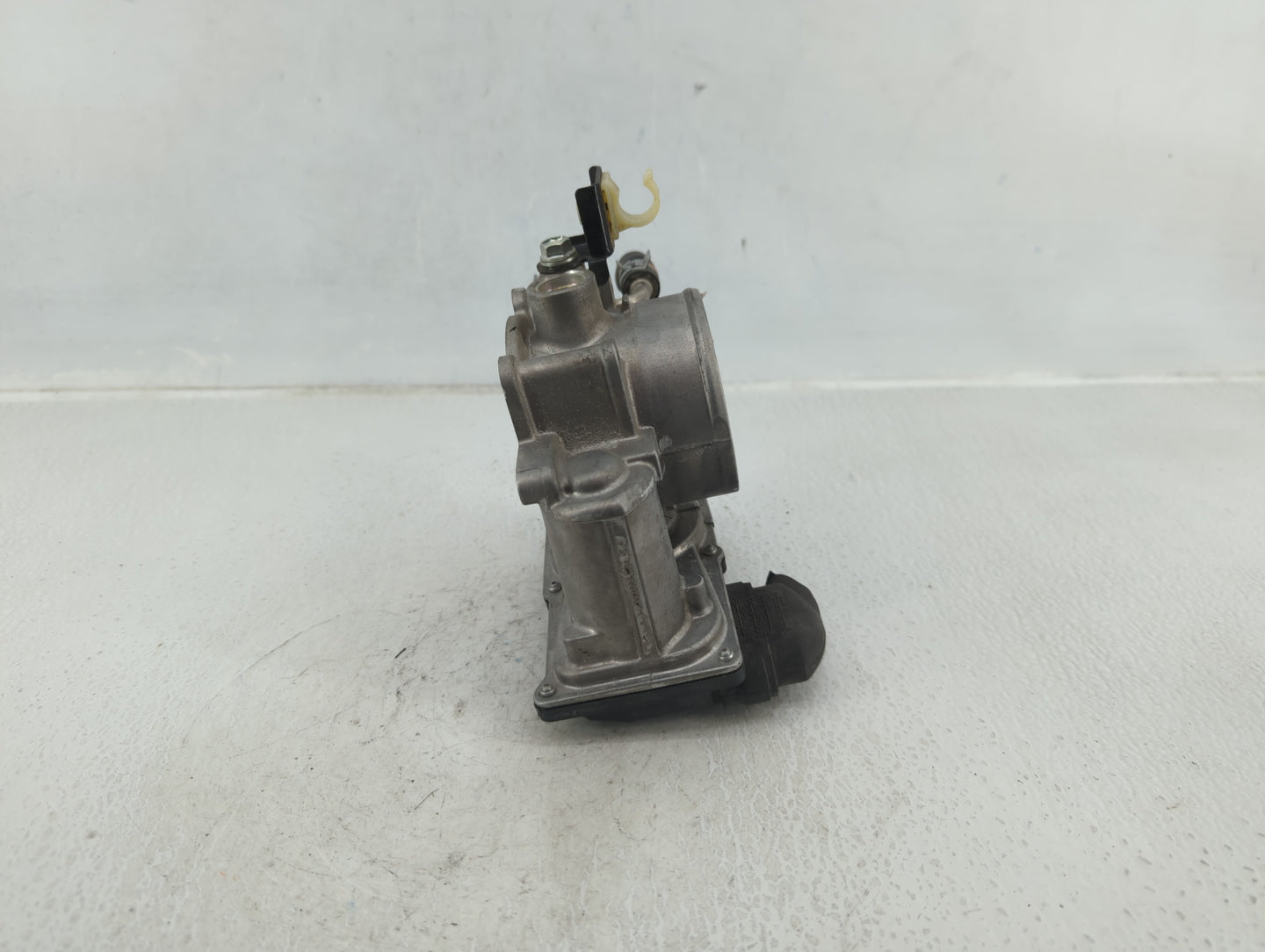 2010-2017 Toyota Camry Throttle Body P/N:22030-0V010 Fits Fits 2009 2010 2011 2012 2013 2014 2015 2016 2017 2018 2019 OEM Us