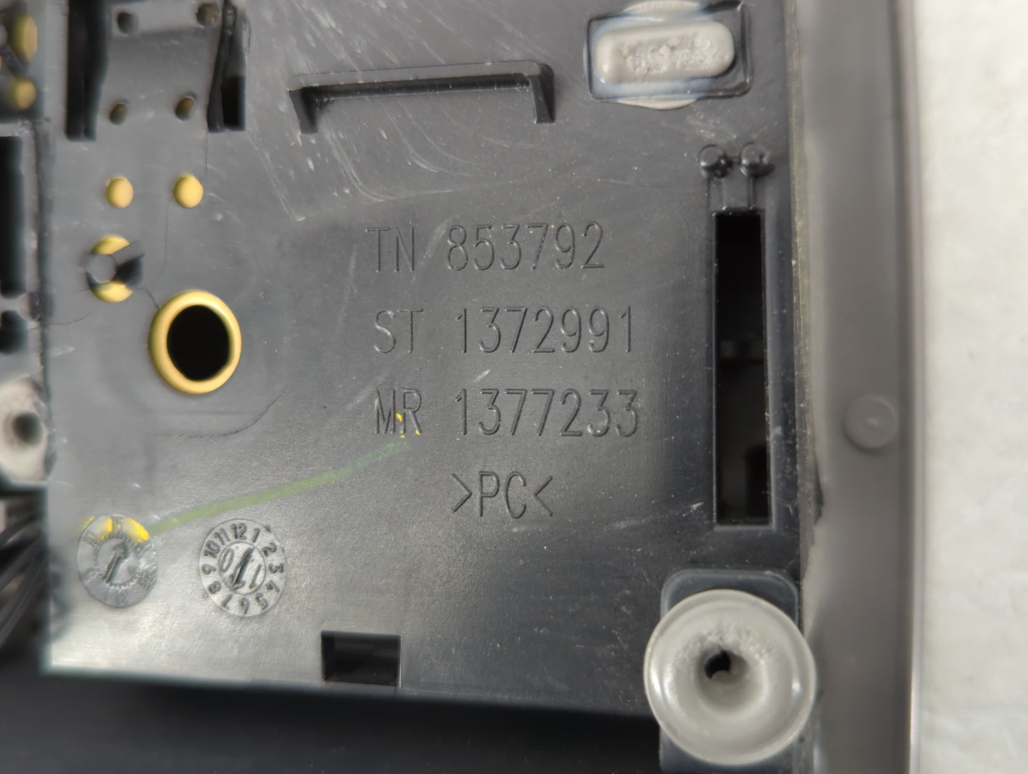 2011 Toyota Camry Overhead Roof Console - Oemusedautoparts1.com