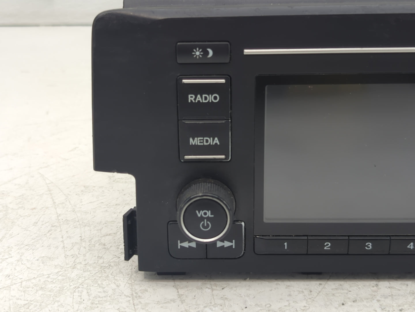 2011 Toyota Camry Radio AM FM Cd Player Receiver Replacement P/N:39100-TBA-A41 86120-06480 Fits OEM Used Auto Parts - Oemuse