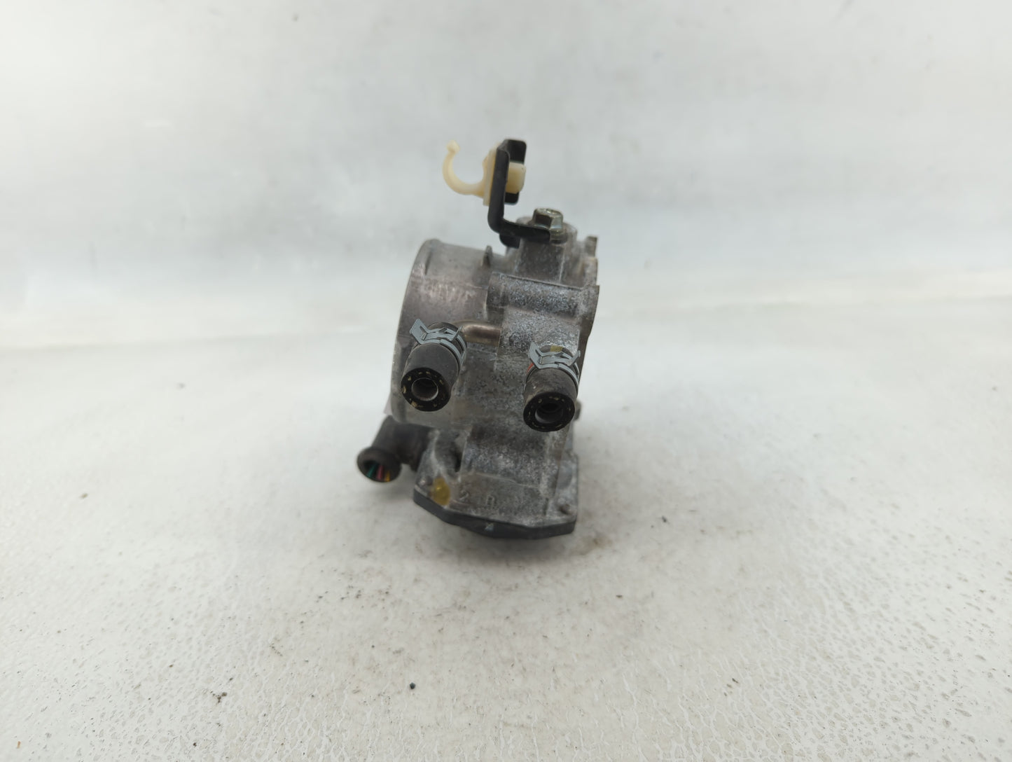 2010-2017 Toyota Camry Throttle Body P/N:22030-0V010 Fits Fits 2009 2010 2011 2012 2013 2014 2015 2016 2017 2018 2019 OEM Us