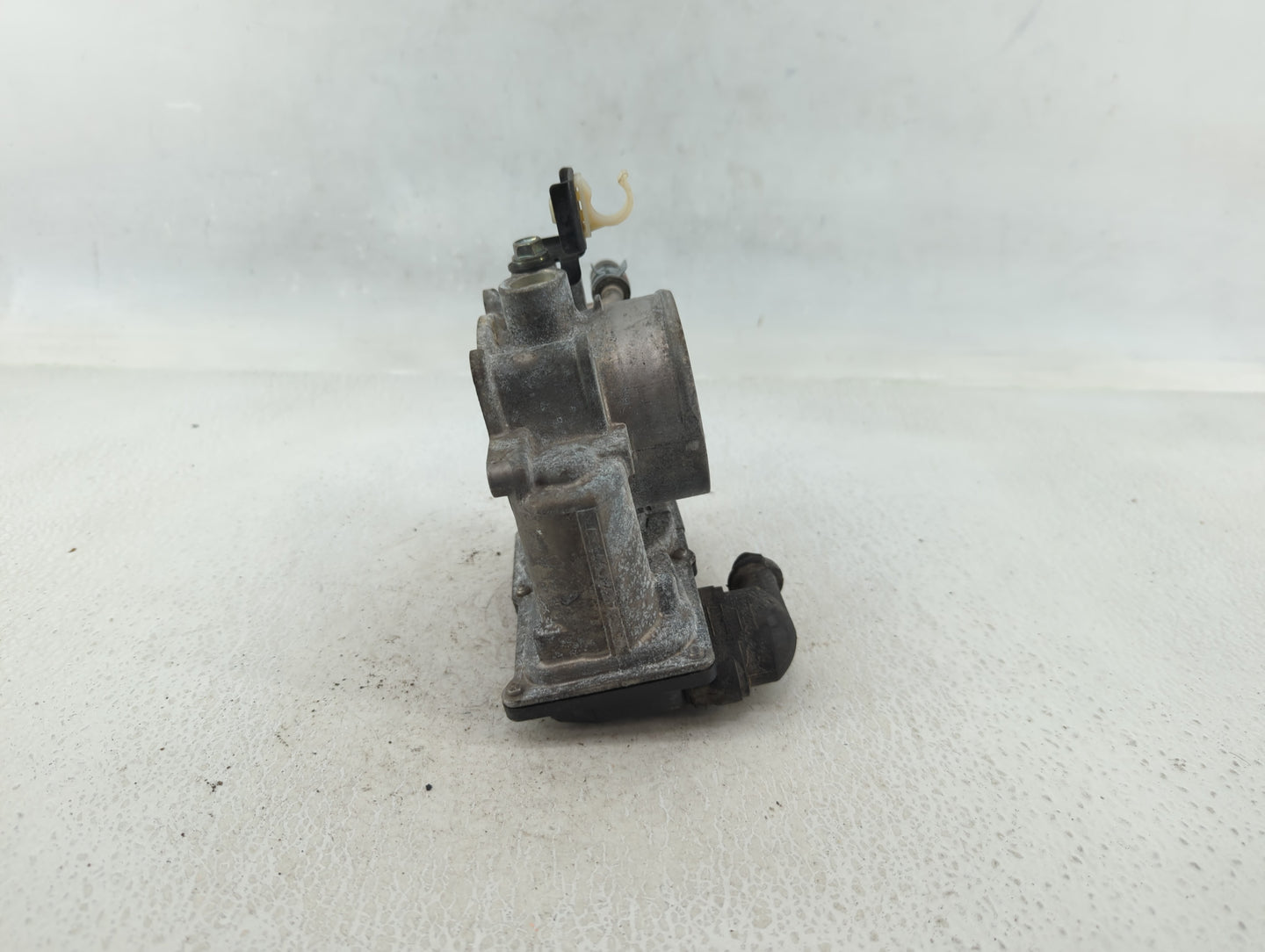 2010-2017 Toyota Camry Throttle Body P/N:22030-0V010 Fits Fits 2009 2010 2011 2012 2013 2014 2015 2016 2017 2018 2019 OEM Us