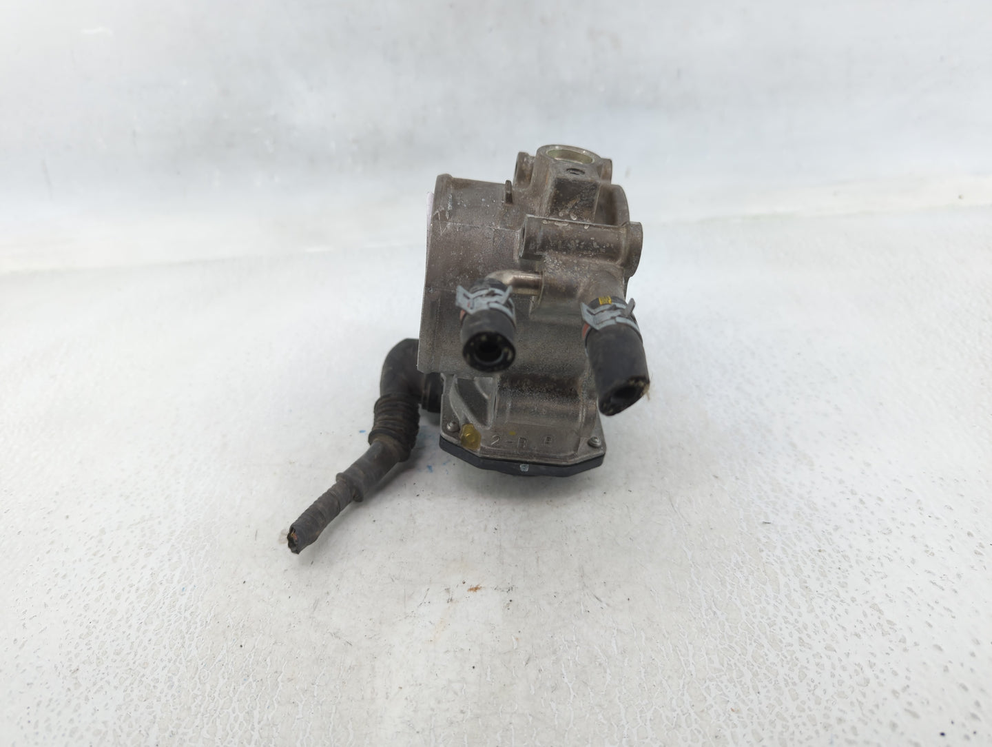 2010-2017 Toyota Camry Throttle Body P/N:22030-0V010 Fits Fits 2009 2010 2011 2012 2013 2014 2015 2016 2017 2018 2019 OEM Us
