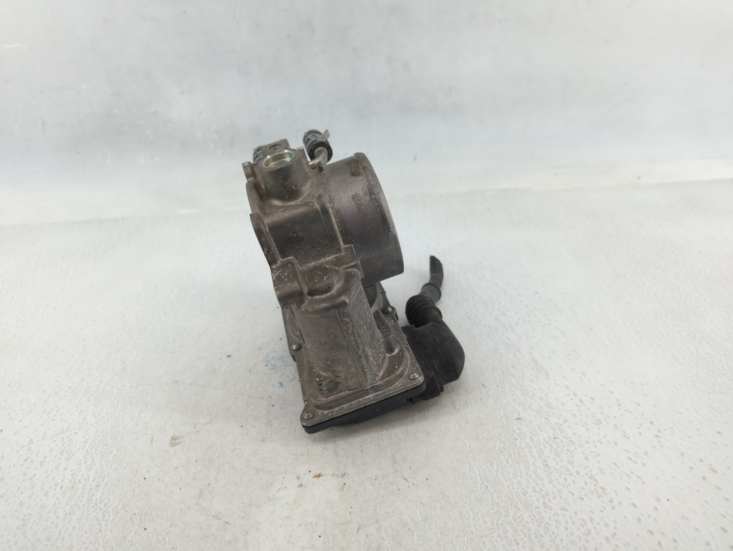 2010-2017 Toyota Camry Throttle Body P/N:22030-0V010 Fits Fits 2009 2010 2011 2012 2013 2014 2015 2016 2017 2018 2019 OEM Us