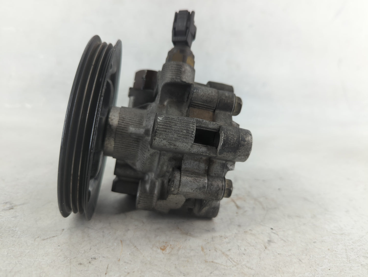 2010-2011 Toyota Camry Power Steering Column Pump Oem - Oemusedautoparts1.com