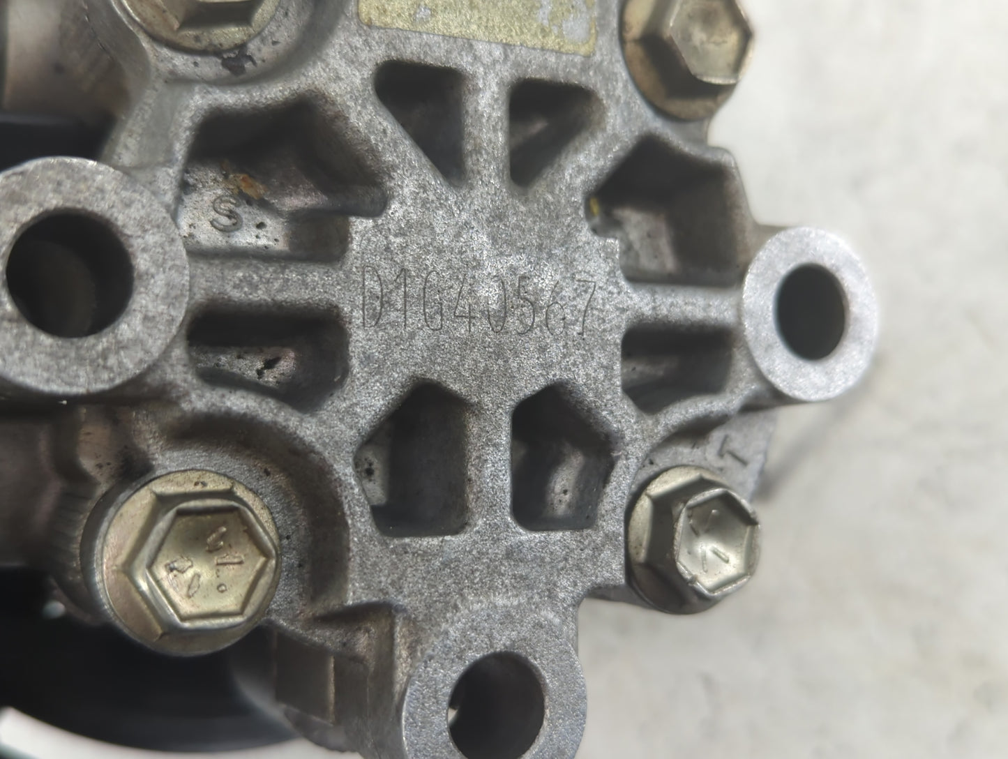2010-2011 Toyota Camry Power Steering Column Pump Oem - Oemusedautoparts1.com
