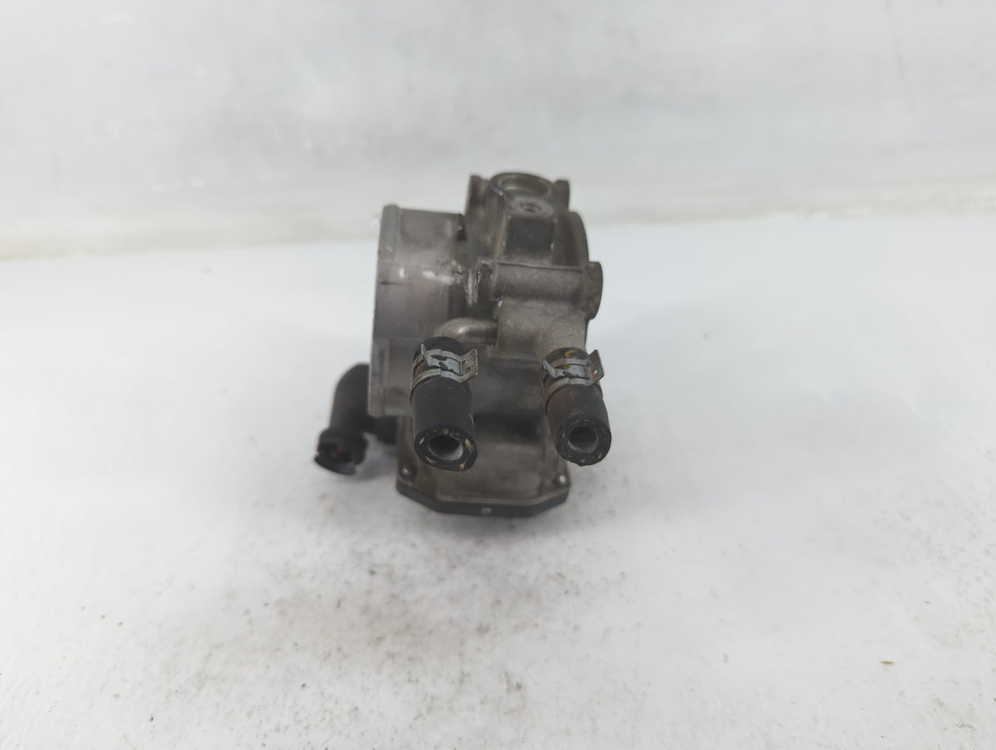 2010-2017 Toyota Camry Throttle Body P/N:22030-0V010 Fits Fits 2009 2010 2011 2012 2013 2014 2015 2016 2017 2018 2019 OEM Us