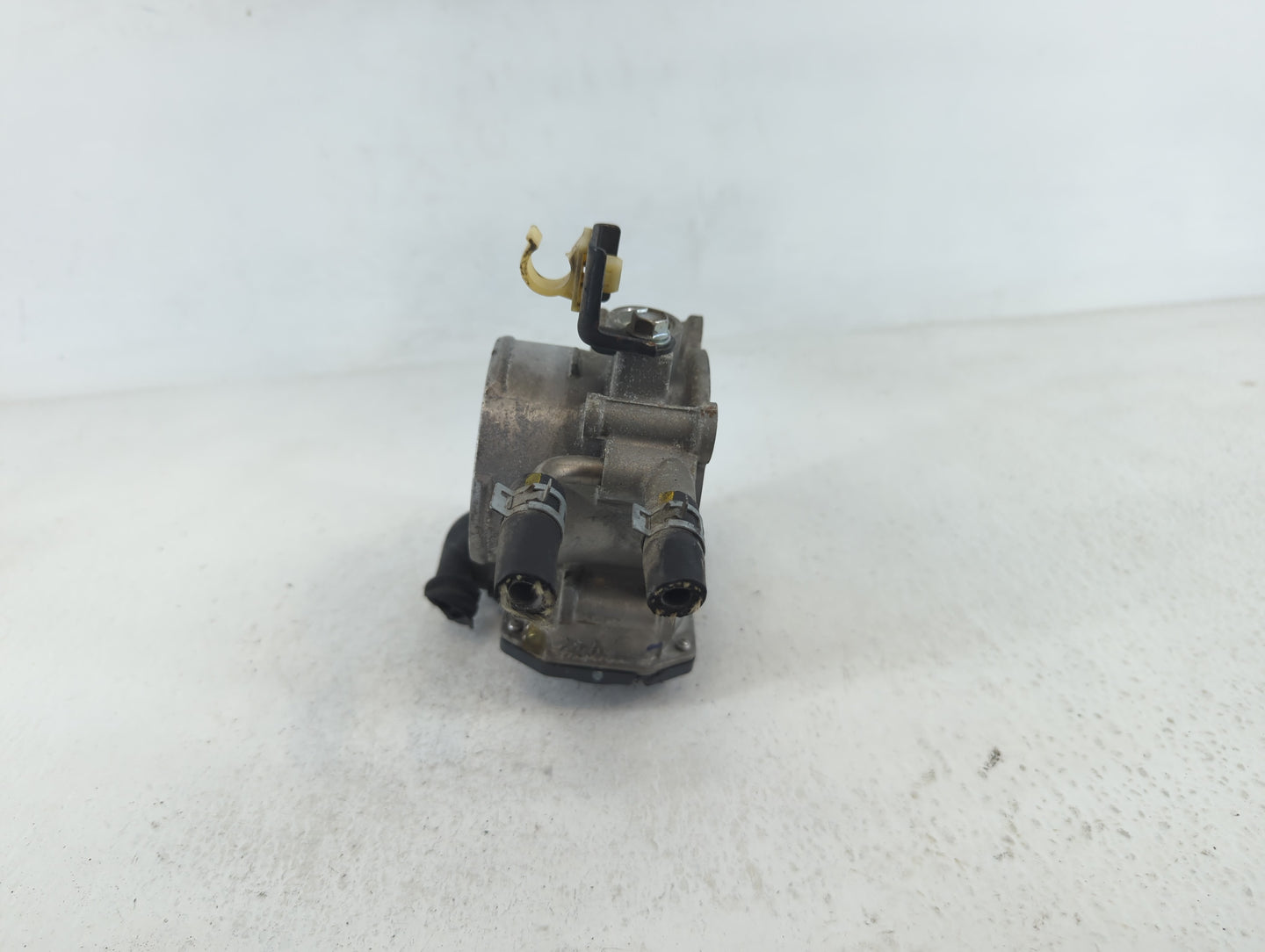 2010-2017 Toyota Camry Throttle Body P/N:22030-0V010 Fits Fits 2009 2010 2011 2012 2013 2014 2015 2016 2017 2018 2019 OEM Us