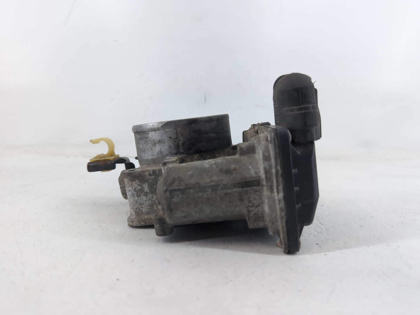 2010-2017 Toyota Camry Throttle Body P/N:22030-0V010 Fits Fits 2009 2010 2011 2012 2013 2014 2015 2016 2017 2018 2019 OEM Us