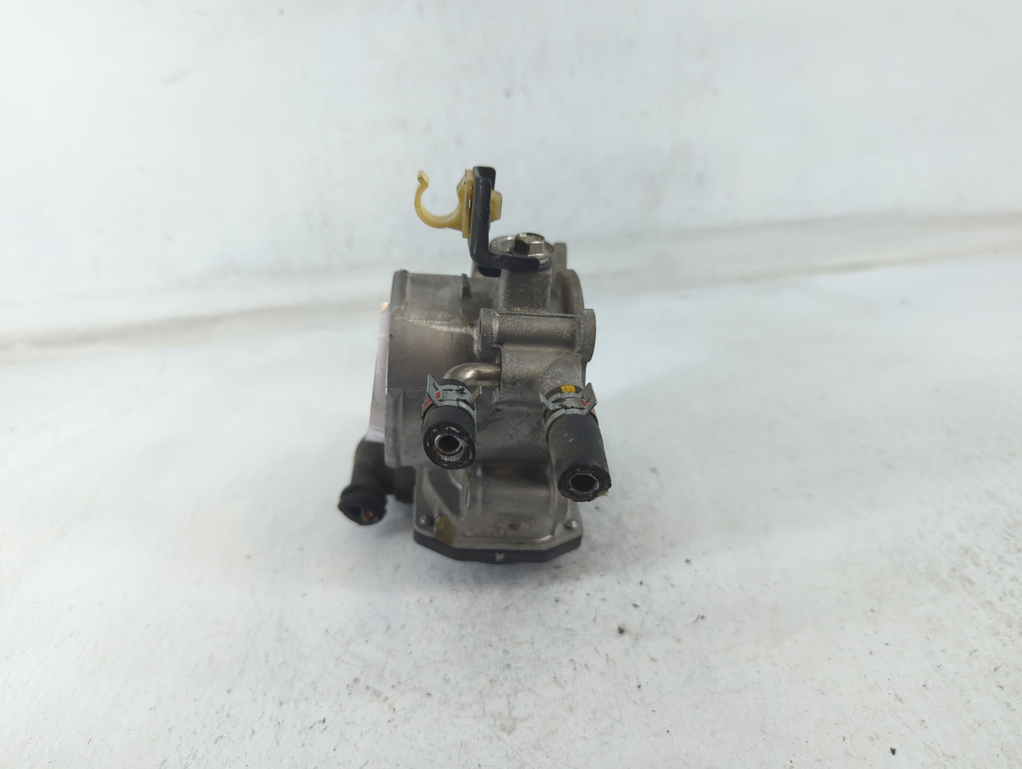 2010-2017 Toyota Camry Throttle Body P/N:22030-0V010 Fits Fits 2009 2010 2011 2012 2013 2014 2015 2016 2017 2018 2019 OEM Us