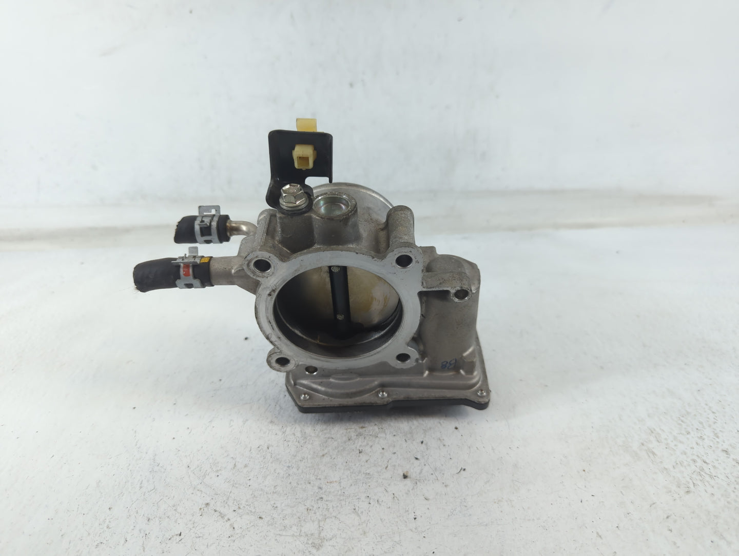 2010-2017 Toyota Camry Throttle Body P/N:22030-0V010 Fits Fits 2009 2010 2011 2012 2013 2014 2015 2016 2017 2018 2019 OEM Us