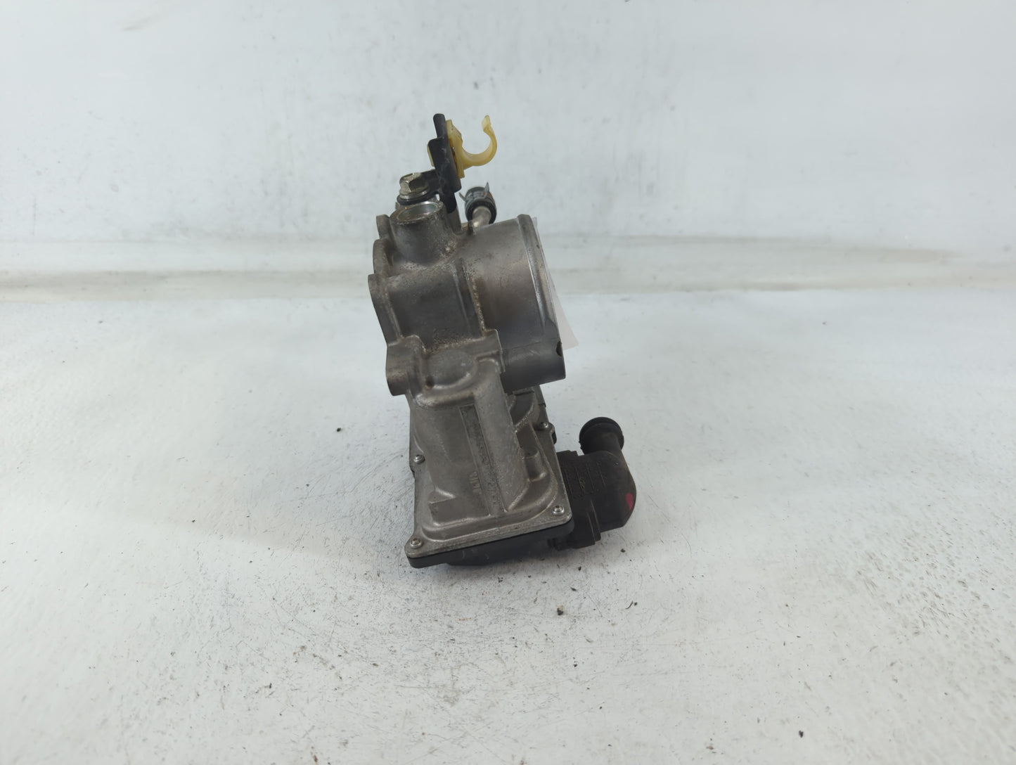 2010-2017 Toyota Camry Throttle Body P/N:22030-0V010 Fits Fits 2009 2010 2011 2012 2013 2014 2015 2016 2017 2018 2019 OEM Us