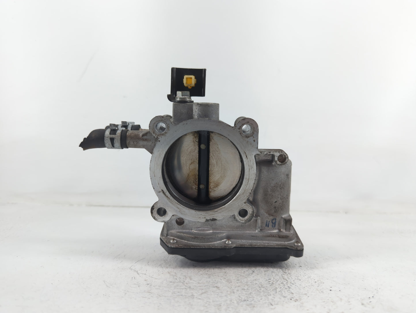 2010-2017 Toyota Camry Throttle Body P/N:22030-0V010 Fits Fits 2009 2010 2011 2012 2013 2014 2015 2016 2017 2018 2019 OEM Us