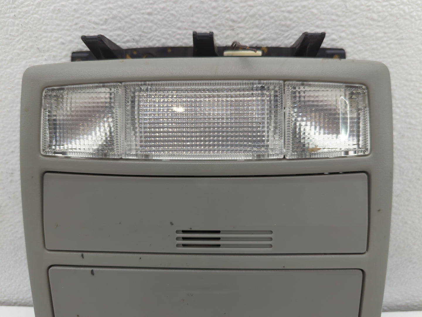 2011 Toyota Camry Overhead Roof Console 690511 - Oemusedautoparts1.com