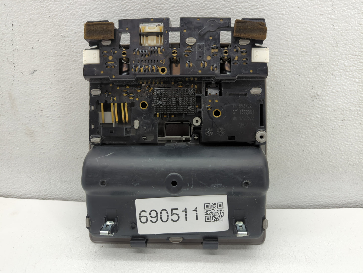2011 Toyota Camry Overhead Roof Console 690511 - Oemusedautoparts1.com
