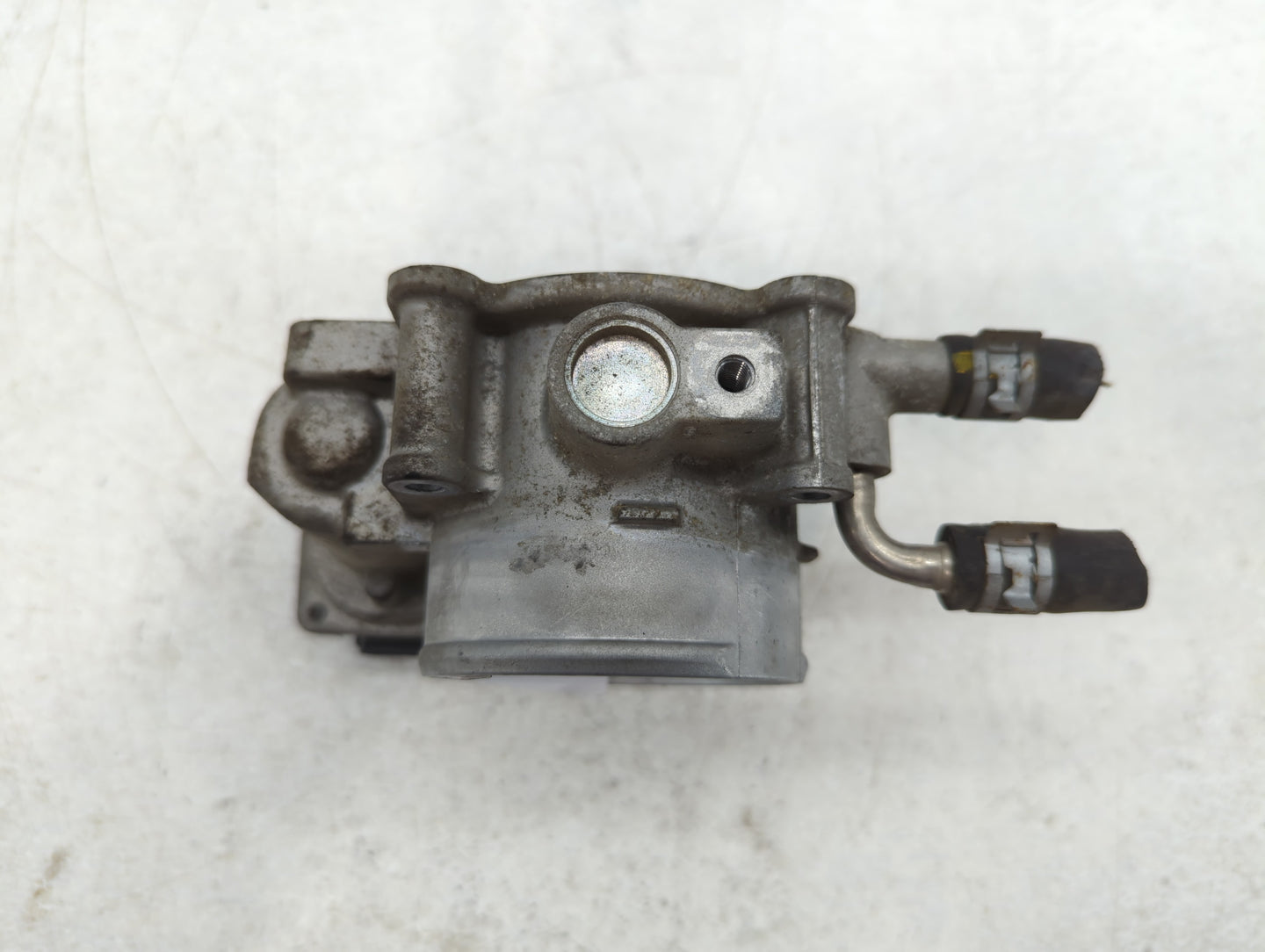 2010-2017 Toyota Camry Throttle Body P/N:22030-0V010 Fits Fits 2009 2010 2011 2012 2013 2014 2015 2016 2017 2018 2019 OEM Us