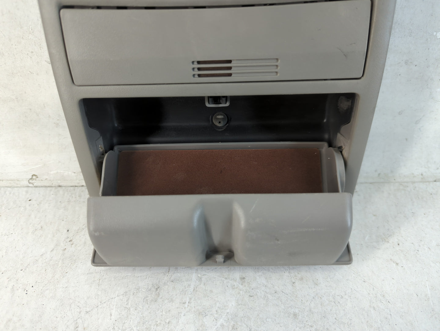 2011 Toyota Camry Overhead Roof Console - Oemusedautoparts1.com