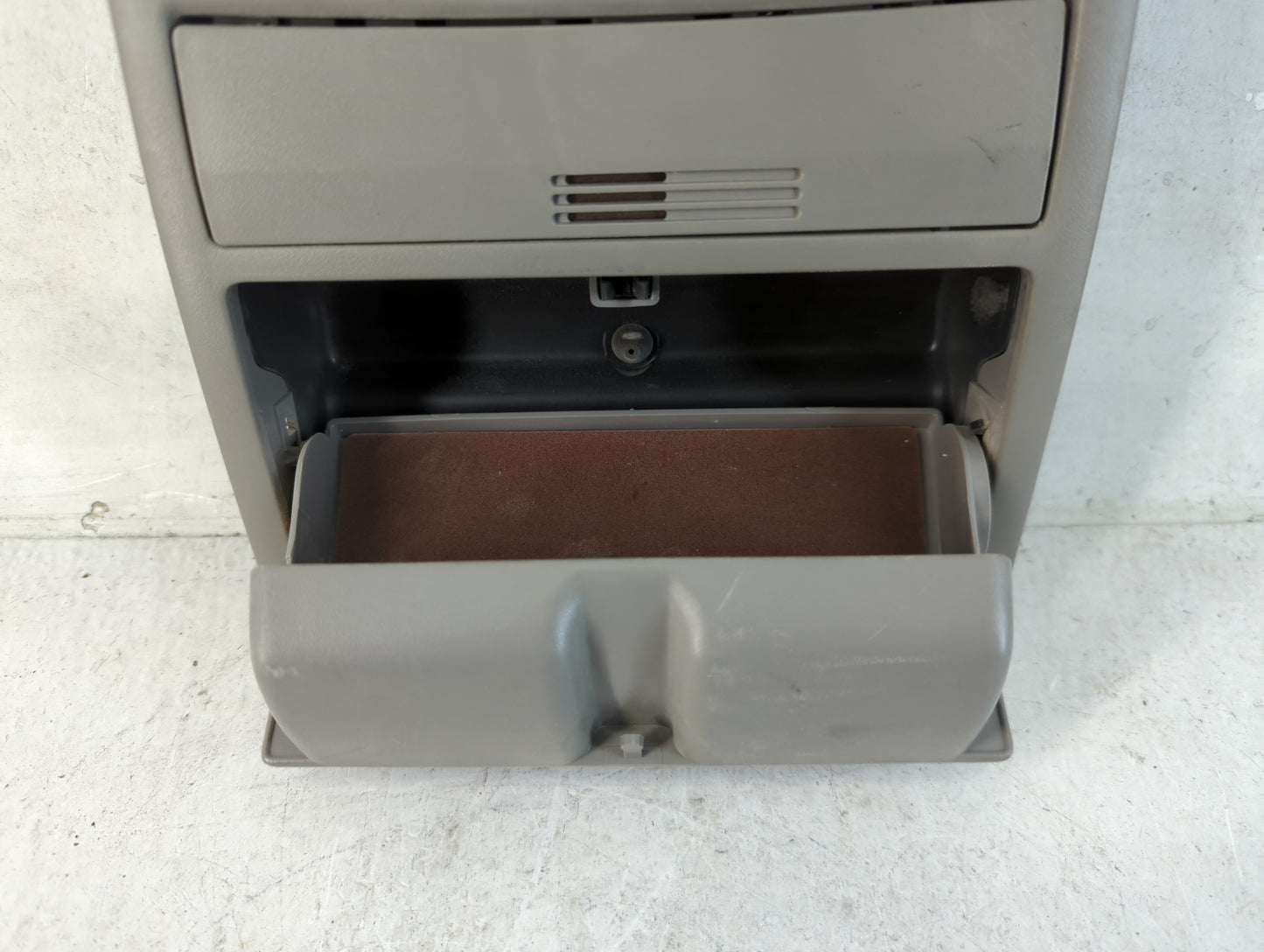 2011 Toyota Camry Overhead Roof Console - Oemusedautoparts1.com