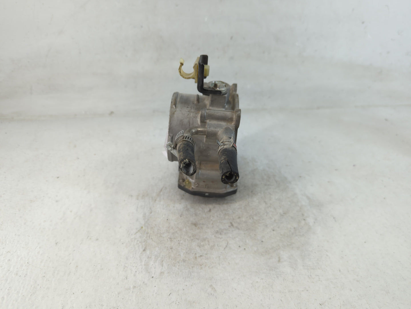 2010-2017 Toyota Camry Throttle Body P/N:22030-0V010 Fits Fits 2009 2010 2011 2012 2013 2014 2015 2016 2017 2018 2019 OEM Us