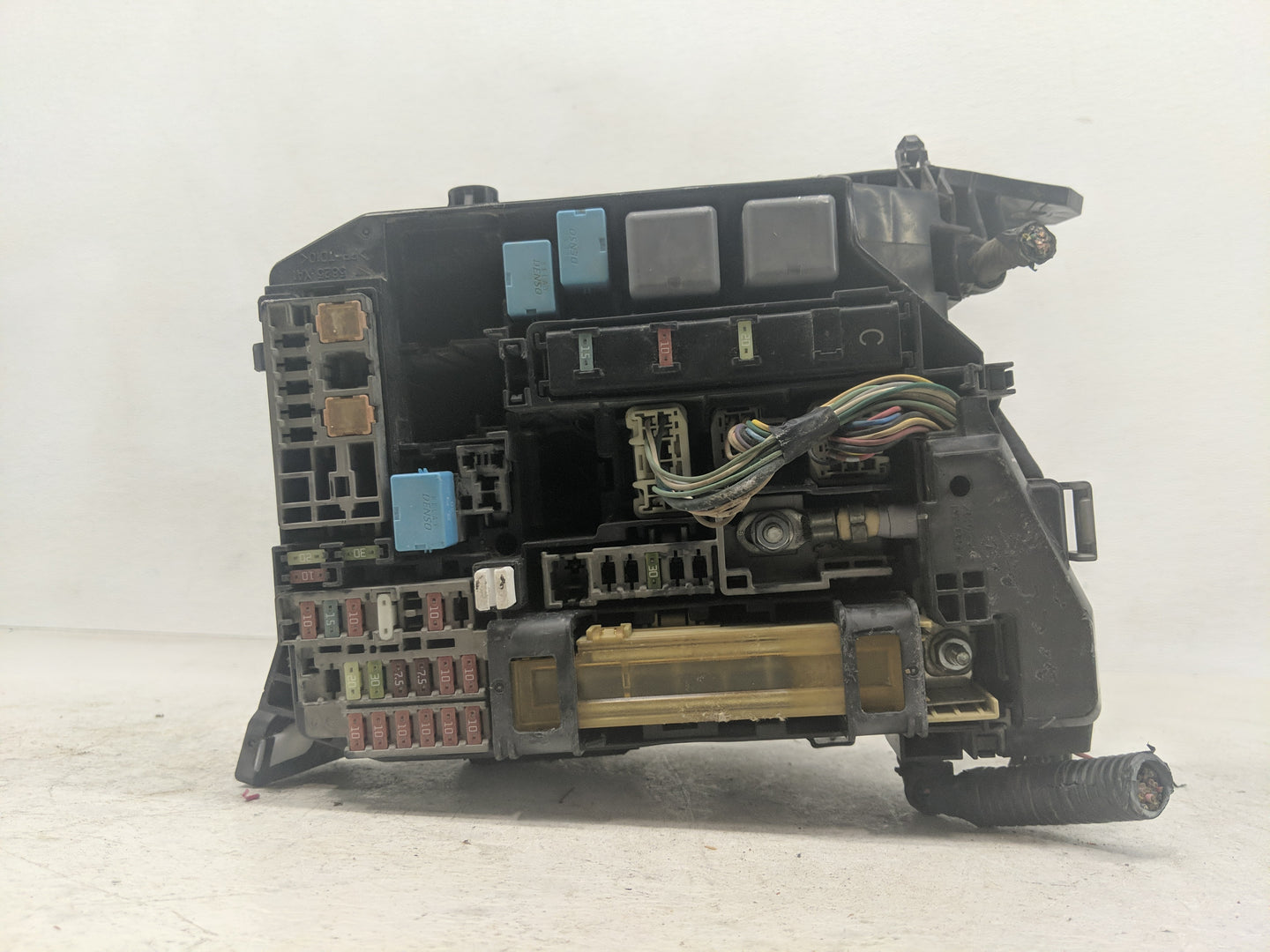 2011 Toyota Corolla Fusebox Fuse Box Panel Relay Module Fits OEM Used Auto Parts - Oemusedautoparts1.com