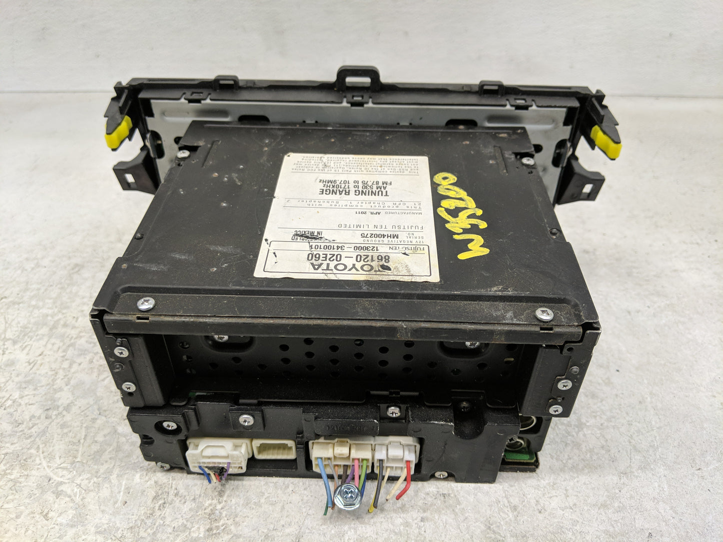 2011-2012 Toyota Corolla Radio AM FM Cd Player Receiver Replacement P/N:86120-02E60 Fits Fits 2011 2012 OEM Used Auto Parts 