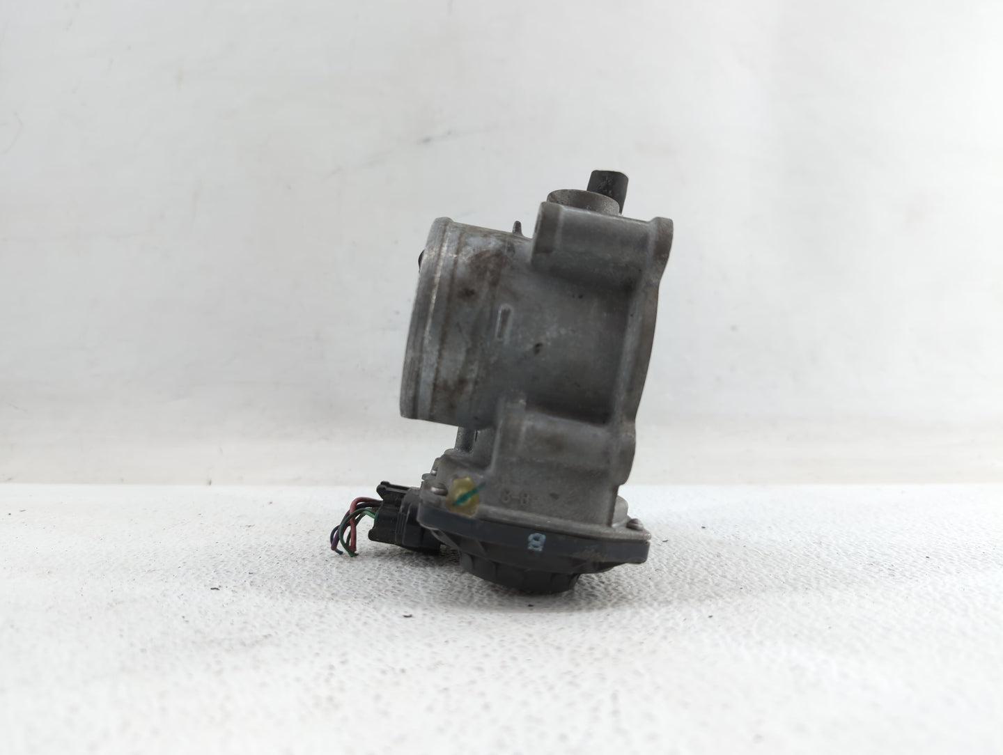 2011-2018 Toyota Corolla Throttle Body P/N:22030-0T080 Fits Fits 2011 2012 2013 2014 2015 2016 2017 2018 OEM Used Auto Parts