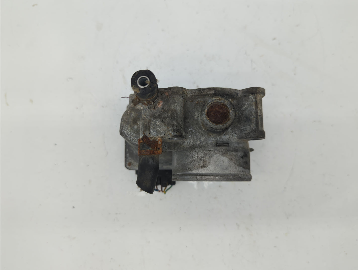 2011-2018 Toyota Corolla Throttle Body P/N:22030-0T080 Fits Fits 2011 2012 2013 2014 2015 2016 2017 2018 OEM Used Auto Parts