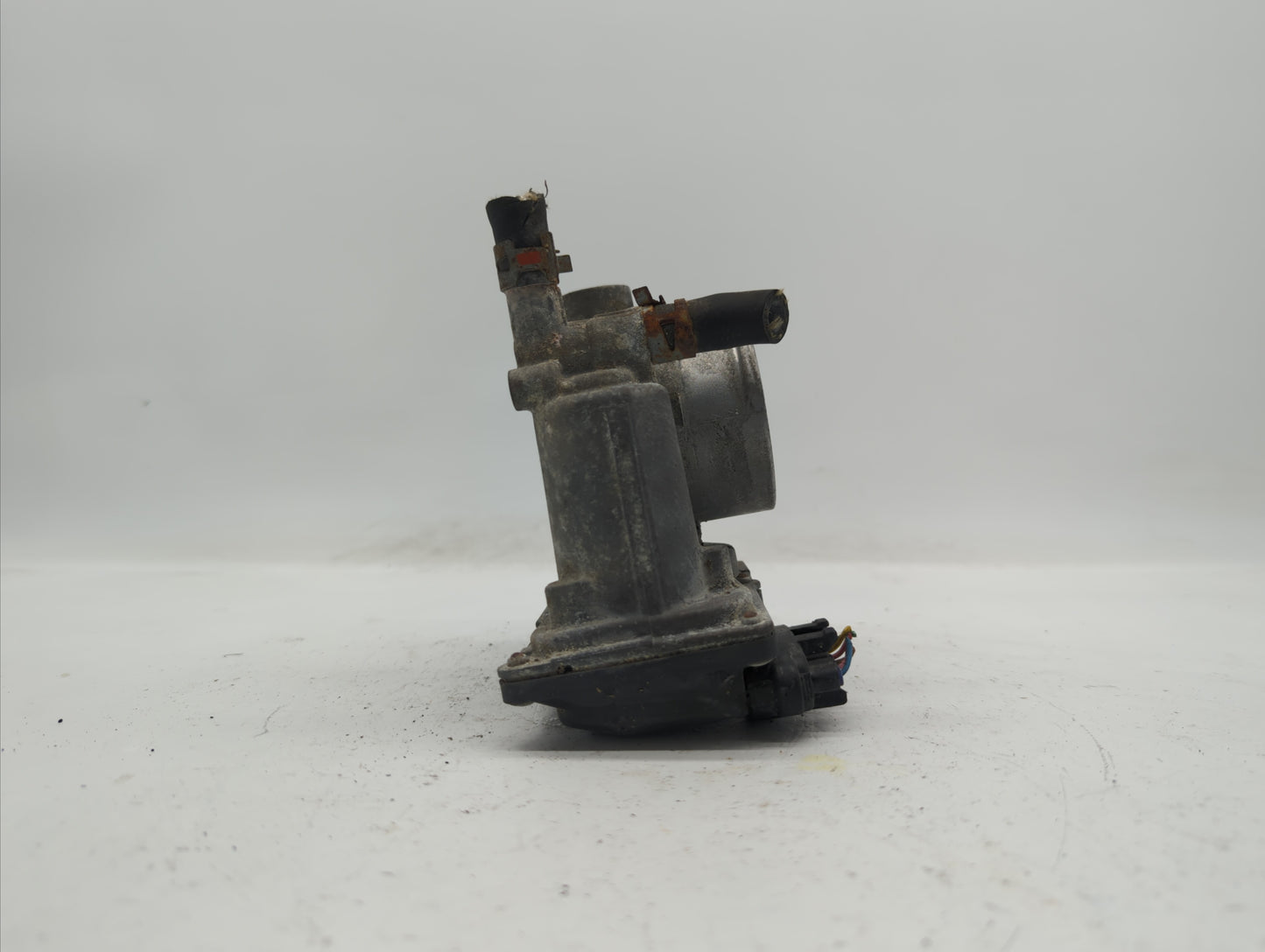 2011-2018 Toyota Corolla Throttle Body P/N:22030-0T080 Fits Fits 2011 2012 2013 2014 2015 2016 2017 2018 OEM Used Auto Parts