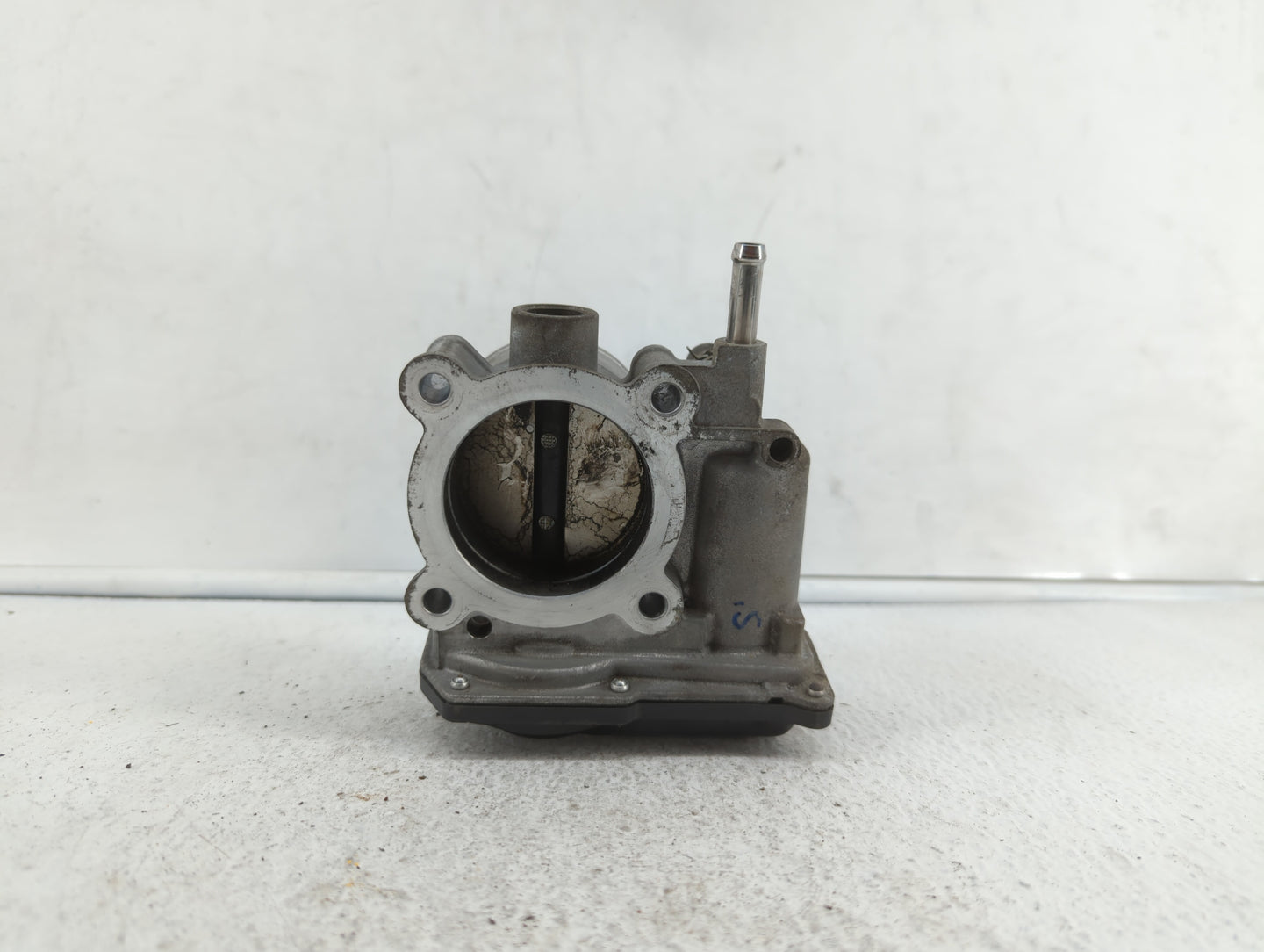 2011-2018 Toyota Corolla Throttle Body P/N:22030-0T080 Fits Fits 2011 2012 2013 2014 2015 2016 2017 2018 OEM Used Auto Parts