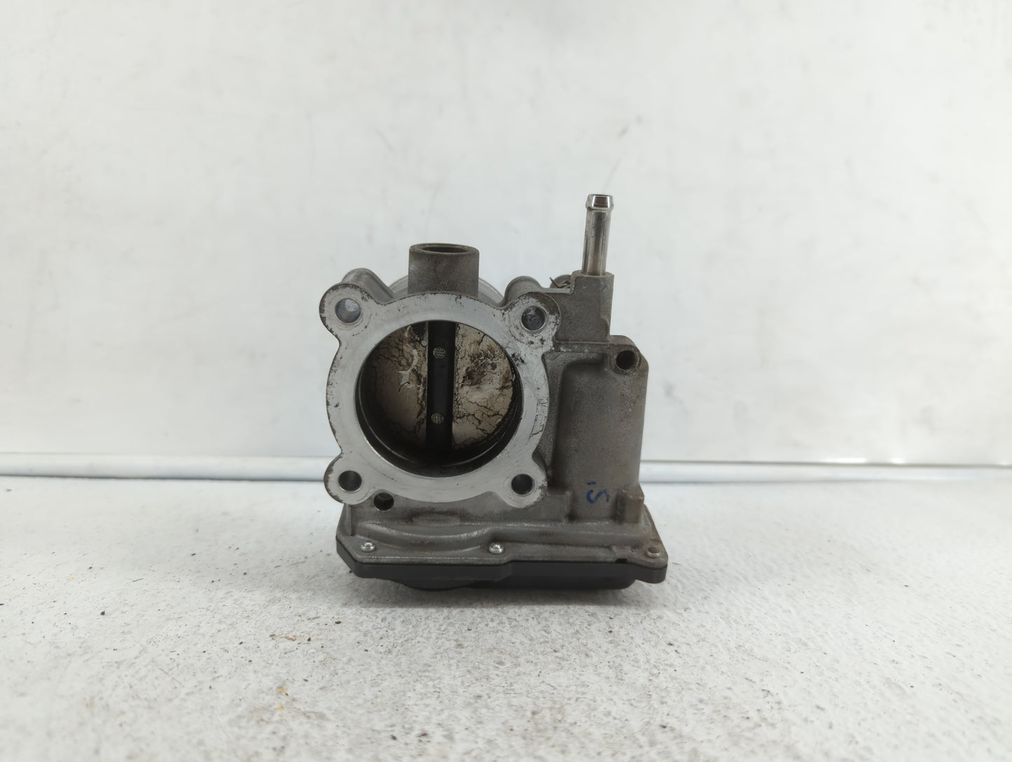 2011-2018 Toyota Corolla Throttle Body P/N:22030-0T080 Fits Fits 2011 2012 2013 2014 2015 2016 2017 2018 OEM Used Auto Parts